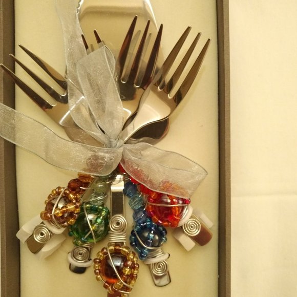 NIB--Wild Eye Designs Beaded Cake Server w/Forks - Picture 4 of 5